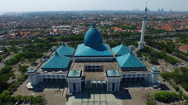 Masjid Al-Akbar Surabaya terbaru